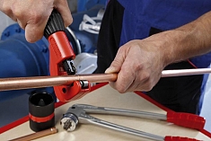 Резка телескопическим труборезом для медных труб Rothenberger Tube Cutter 35 Duramag